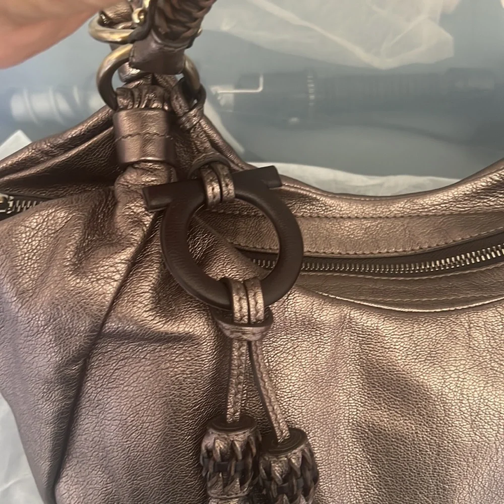Salvatore Ferragamo Bag. Metallic Shoulder Leather Bag.‎